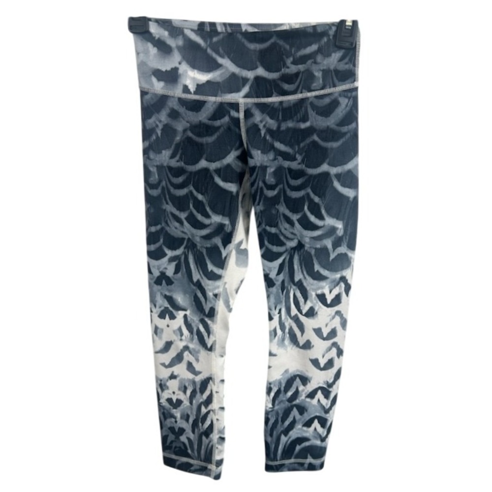 Lululemon Gray White Feather Cropped‎ Leggings Women's Size 2